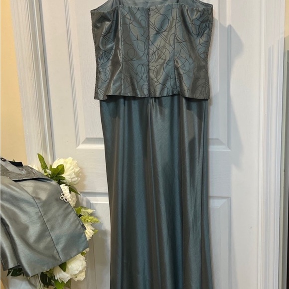 CACHET 2 pieces mother of the bride/groom dress SIZE 10P - Picture 12 of 17